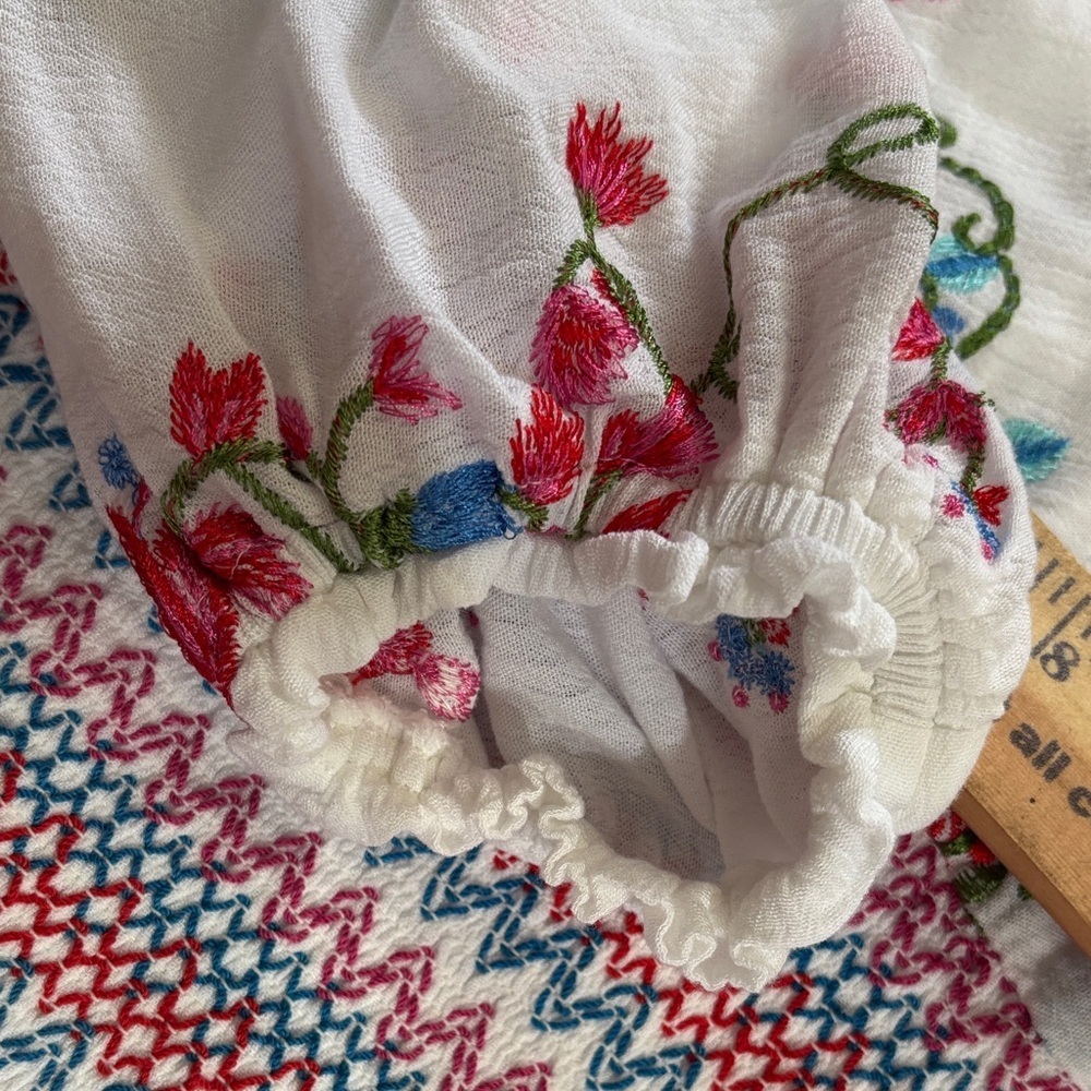 Hale Bob White Blouse with Colorful Floral Embroidery Medium - Picture 6 of 9